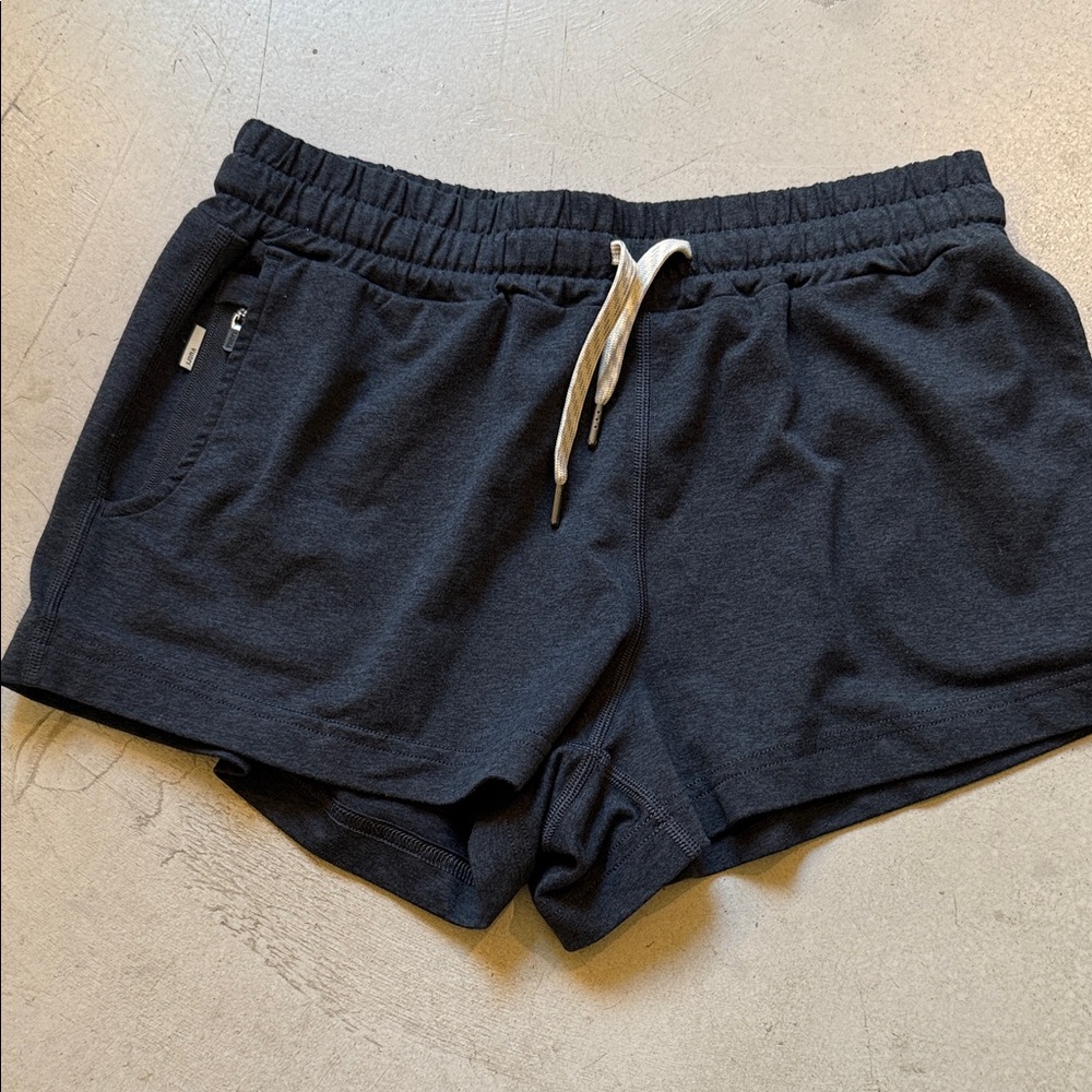 Vuori women’s size XS shorts heather blue